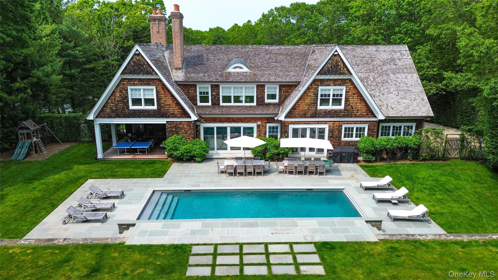 Seamless indoor outdoor living