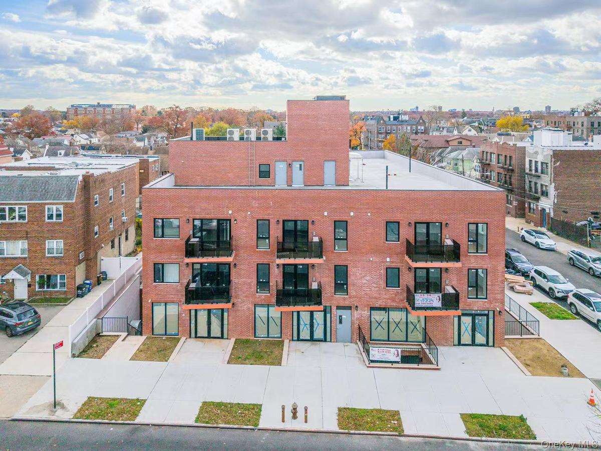 View of apartment building / complex