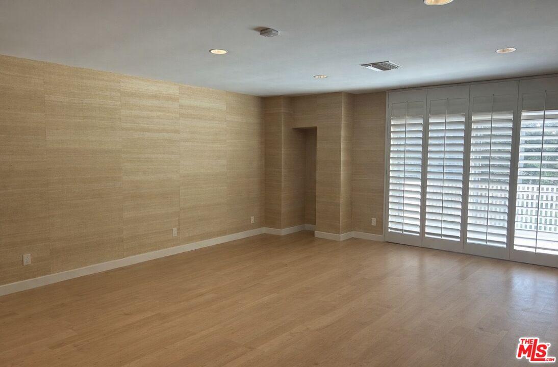 Upstairs Bedroom 1