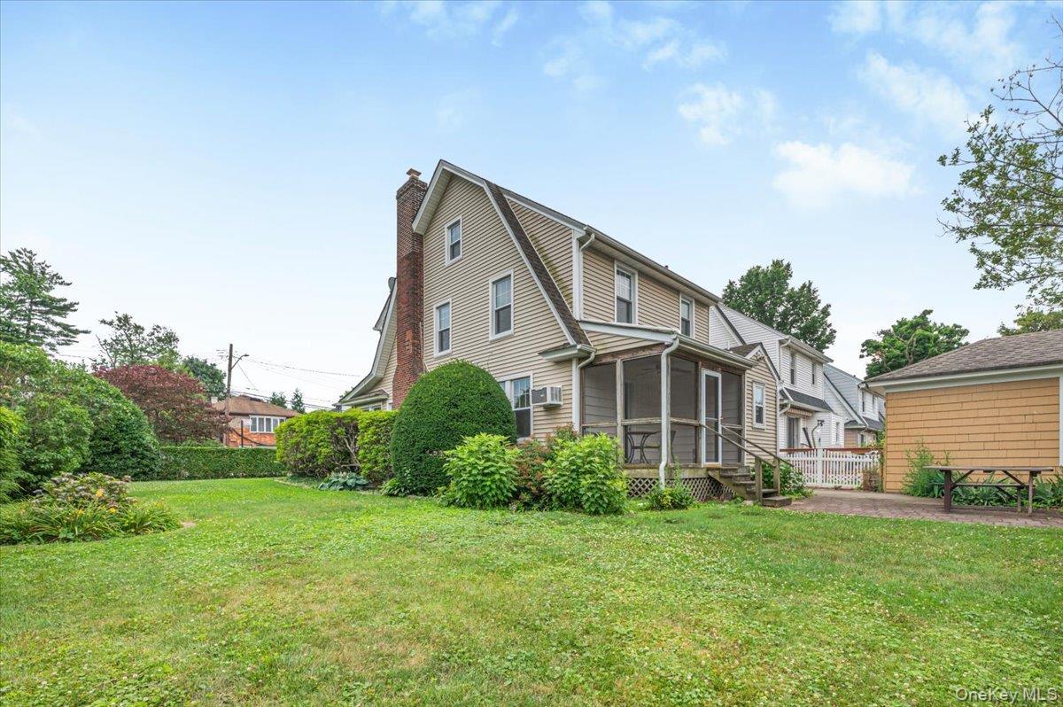 Well maintained landscaped backyard.