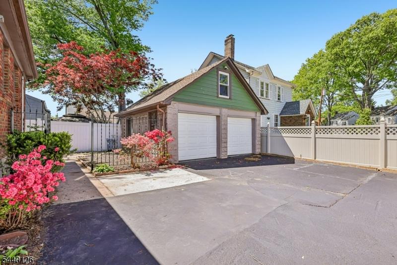 Double car garage