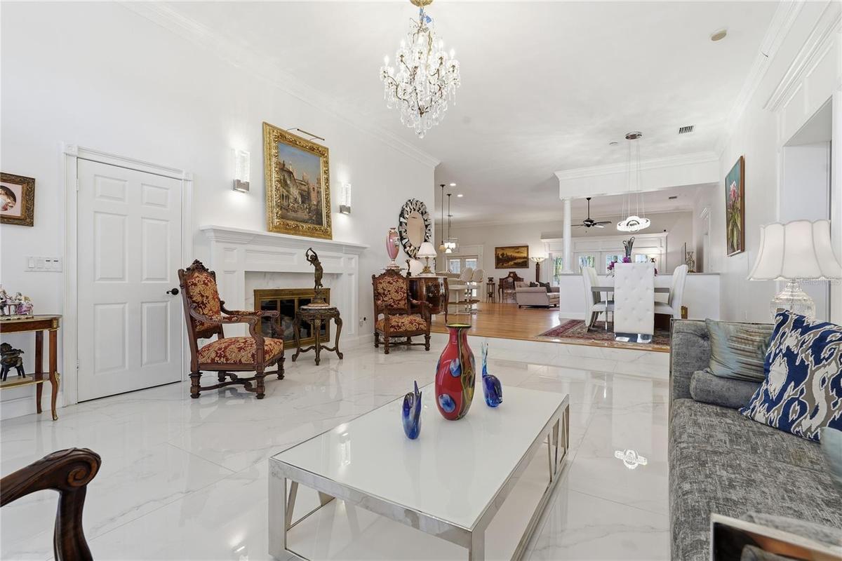 ENTER INTO THE STEP UP DINING AREA