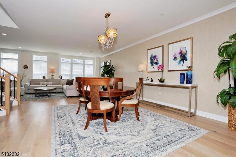 Dining room/living room