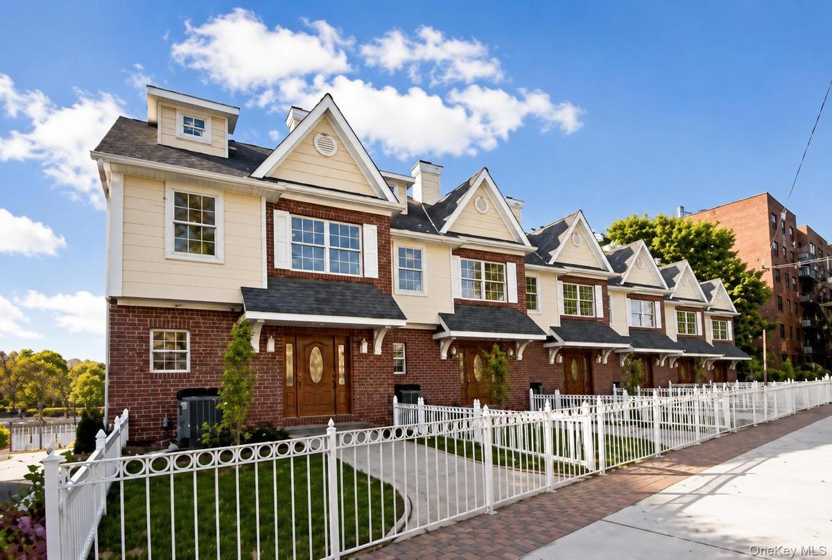 Your Investment Opportunity is just waiting for you! Located on the shore of Mill Pond, you'll find this absolutely stunning property in New Rochelle!