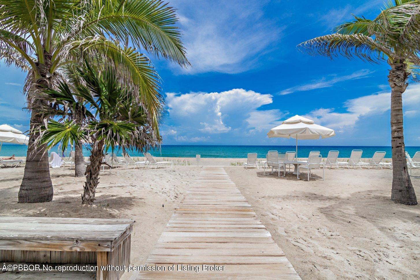Classic Palm Beach! Spend your winter days on the beach, lounging under an umbrella