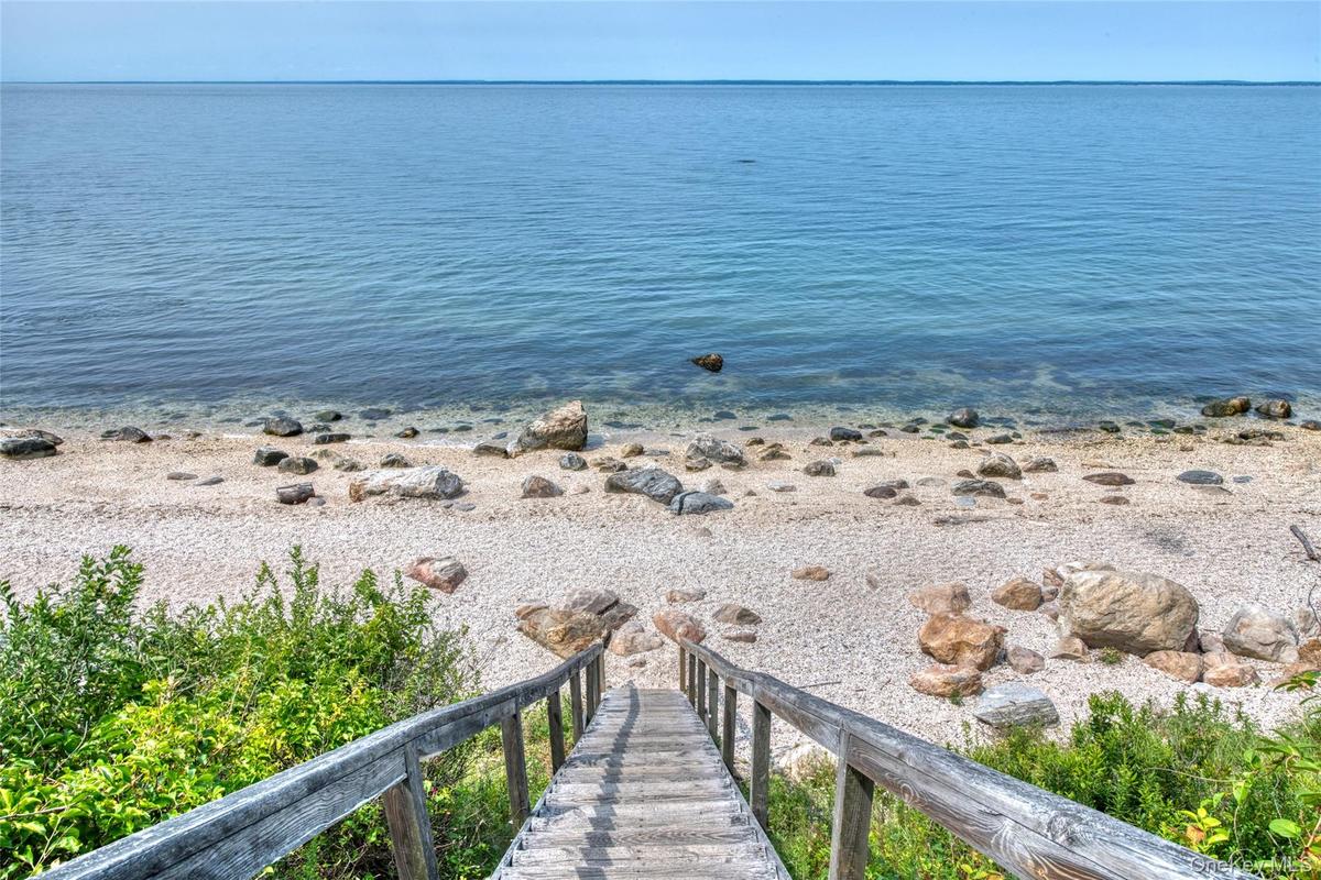 entrance to public sound beach