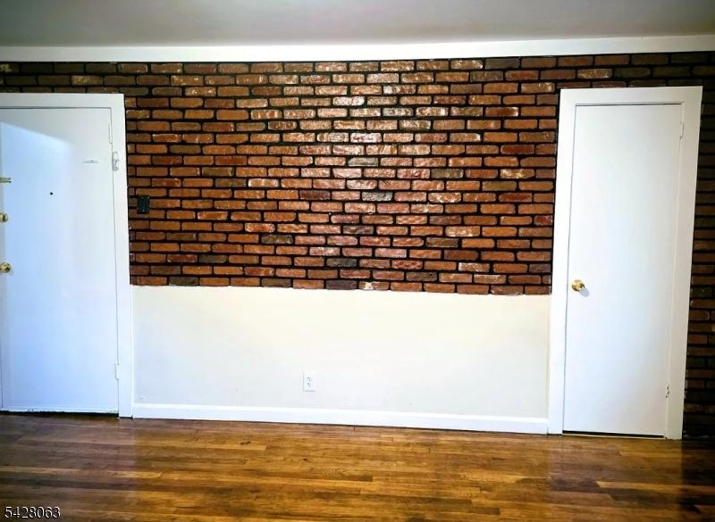 2nd floor livingroom