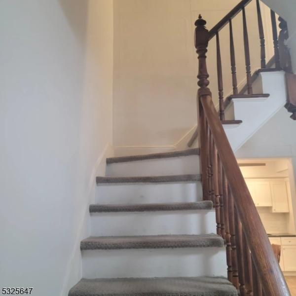1st floor stairway