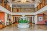 Grande entry way