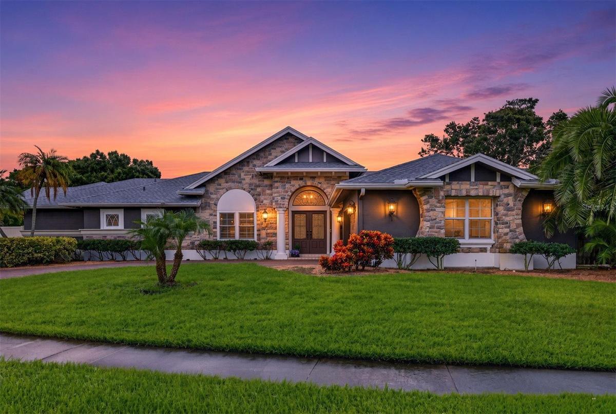 Welcome Home! 1400 75th Cir NE