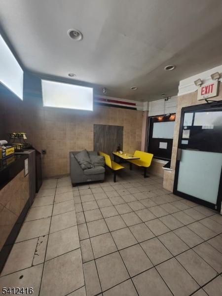 1011 E 2Nd St