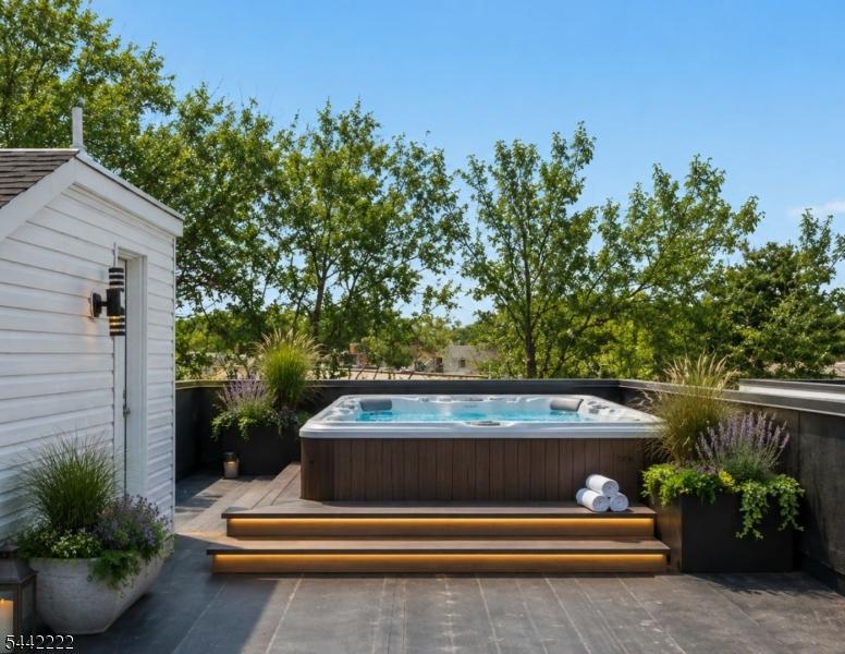 VIRTUAL HOT TUB
