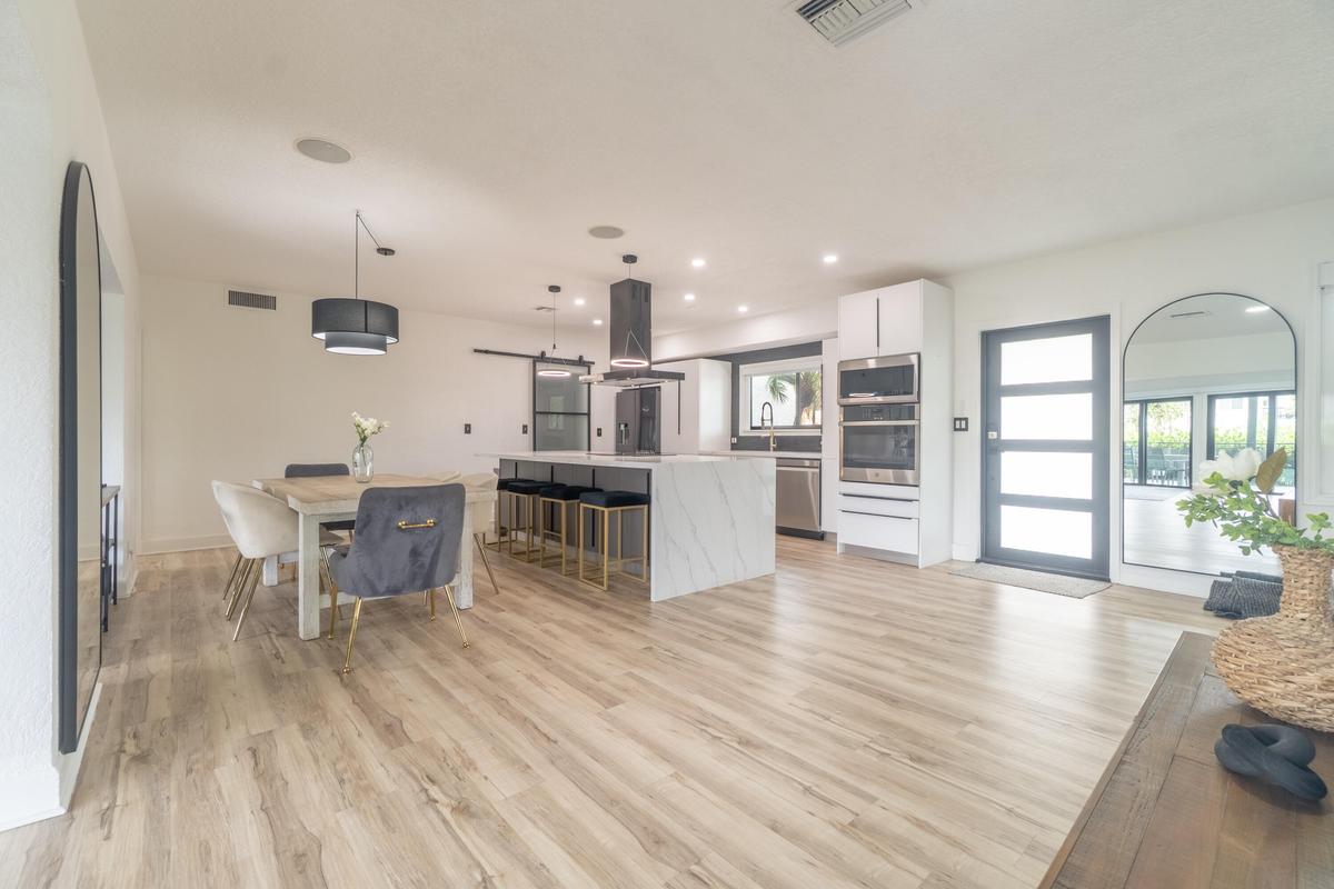 2878 NE 26St-8