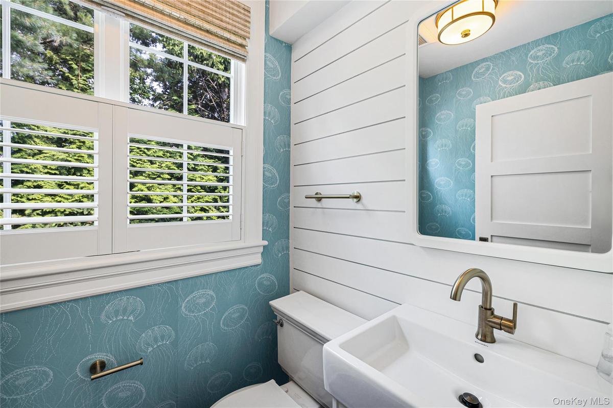Powder room