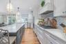 Gourmet kitchen w/quartz CT