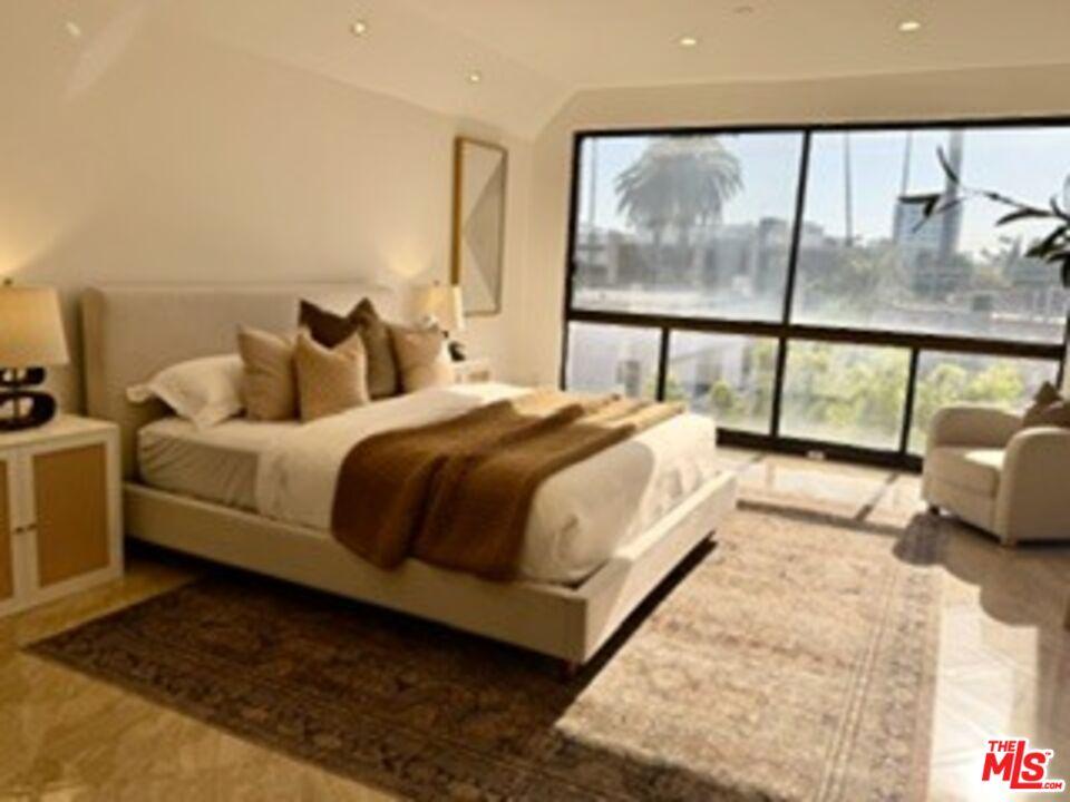 Primary Suite - Expansive
