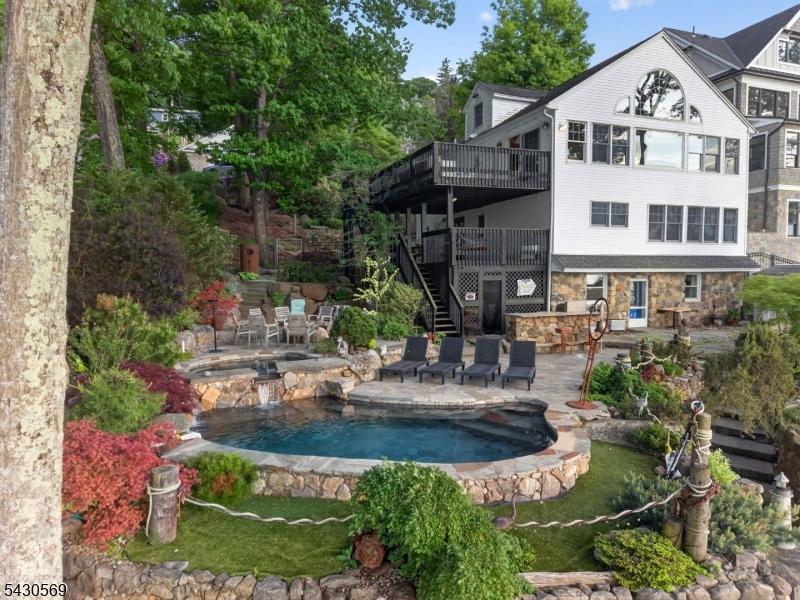 Laketastic Living