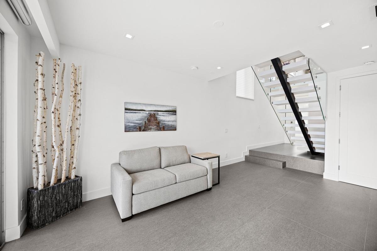1st Floor Living Room