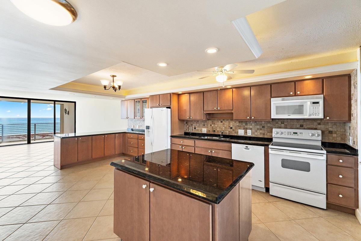 Open Kitchen