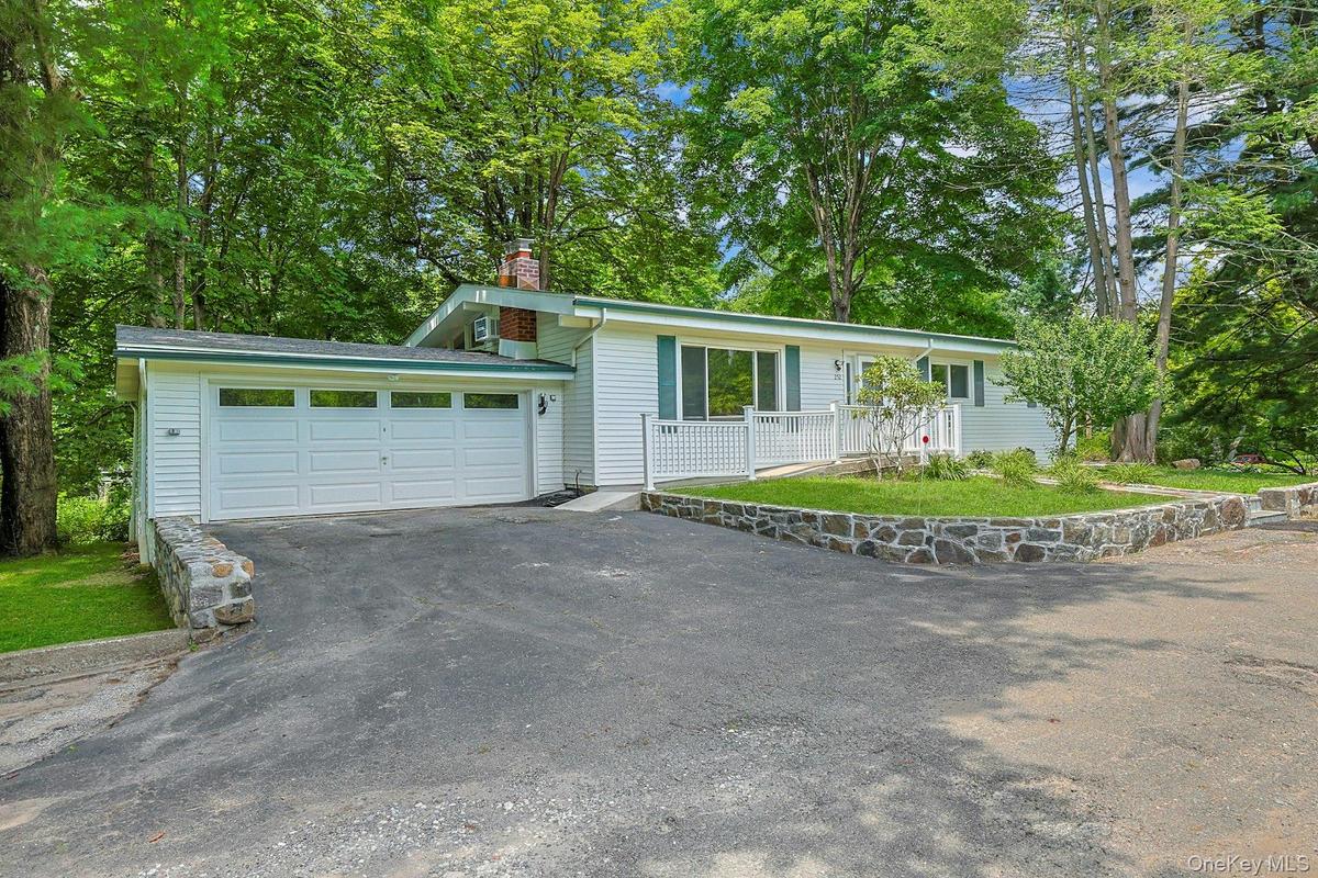 Welcome to 252 Watch Hill Road!