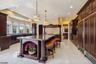 Gourmet Eat-in Kitchen