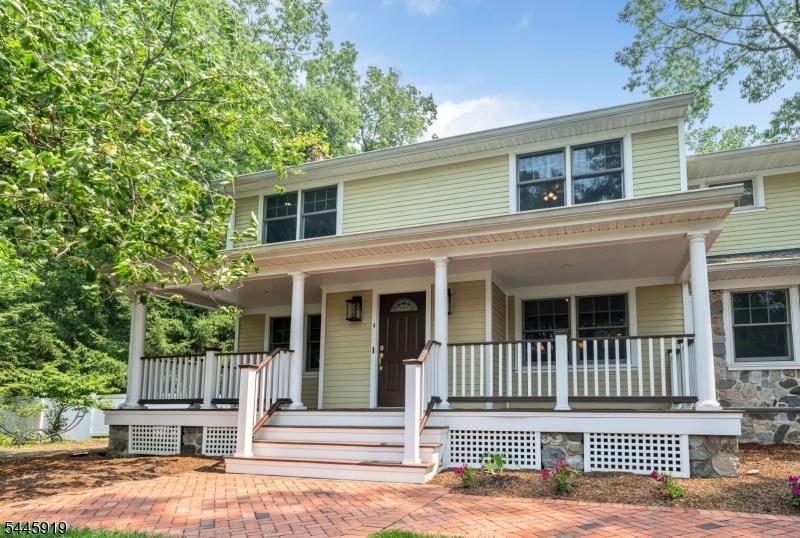 Quaint Lemonade Porch