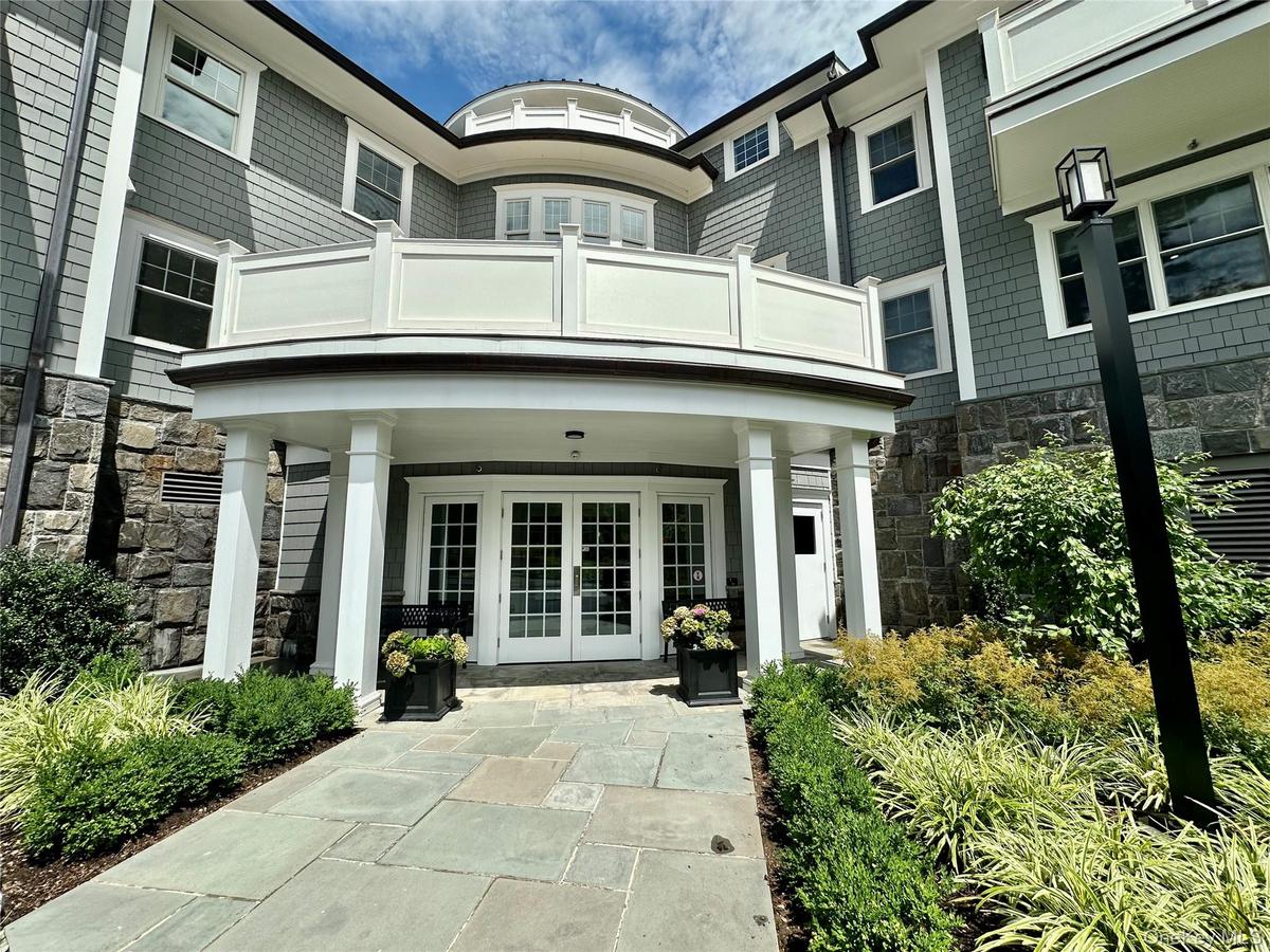 NEWLY BUILT WITH REFINED, ELEGANTLY DESIGNED ENTRANCE AND LOBBY