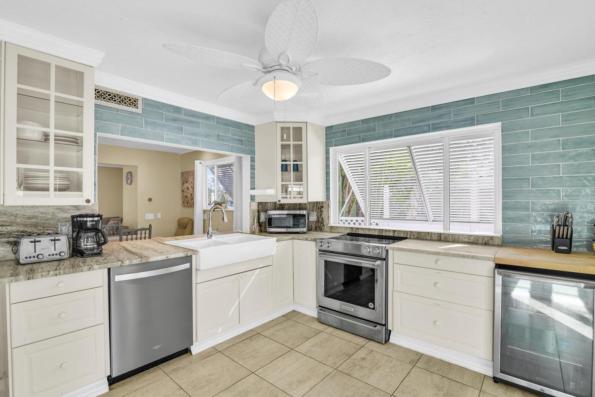 Kitchen Appliances in Unit 1