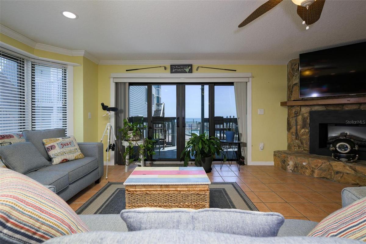 Direct view of pool and ocean! Great for entertaining!
