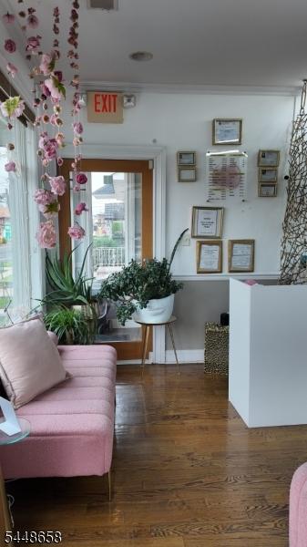 WAITING AREA