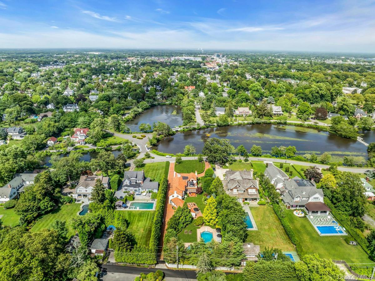 East facing aerial view of property's location facing the The Cascade Lakes