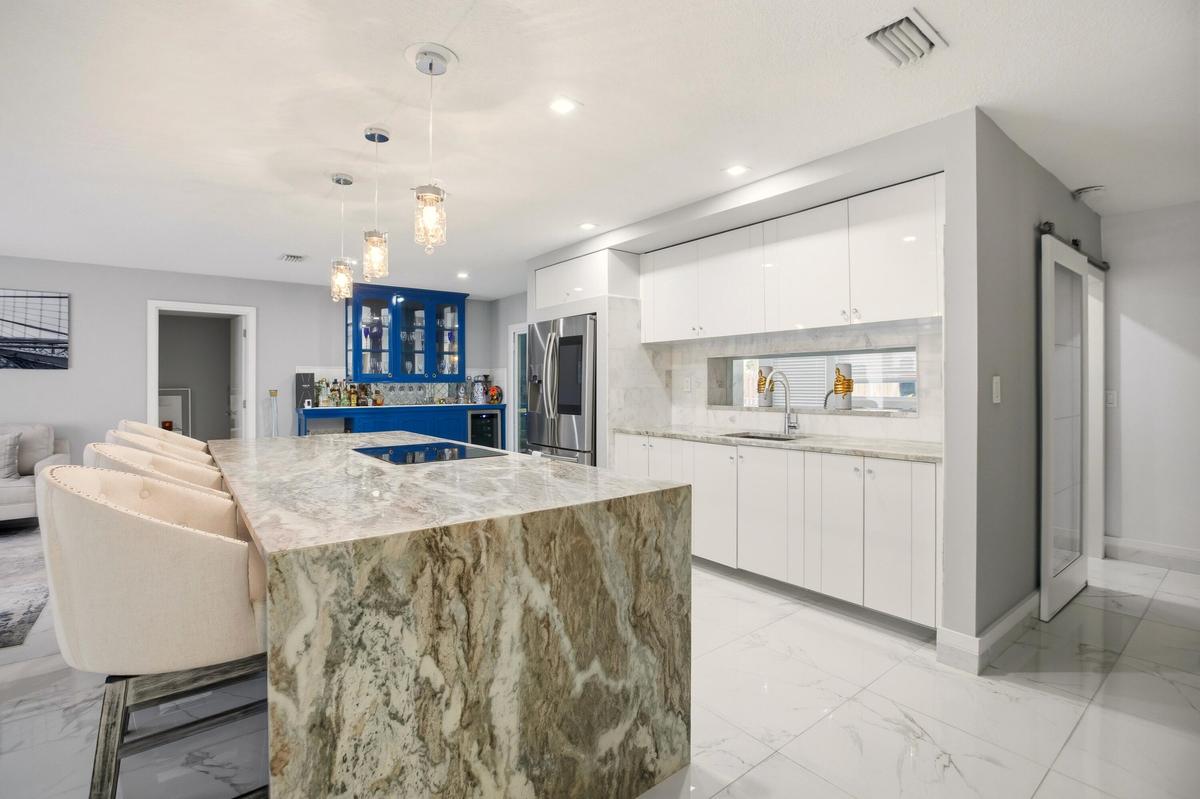 Property Photo 010