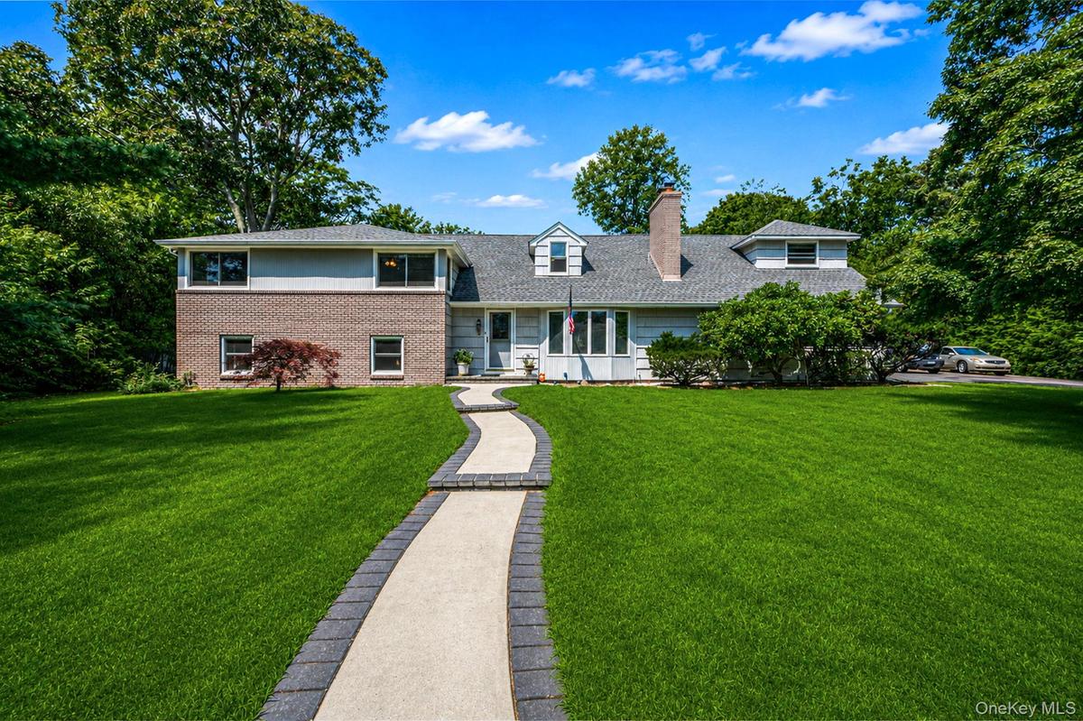 Expanded Split, Prime Cul-De-Sac Location, .64 Acres, Room for a Pool!!