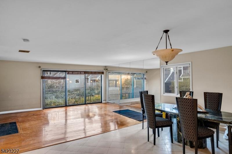 Dining-Livingroom area