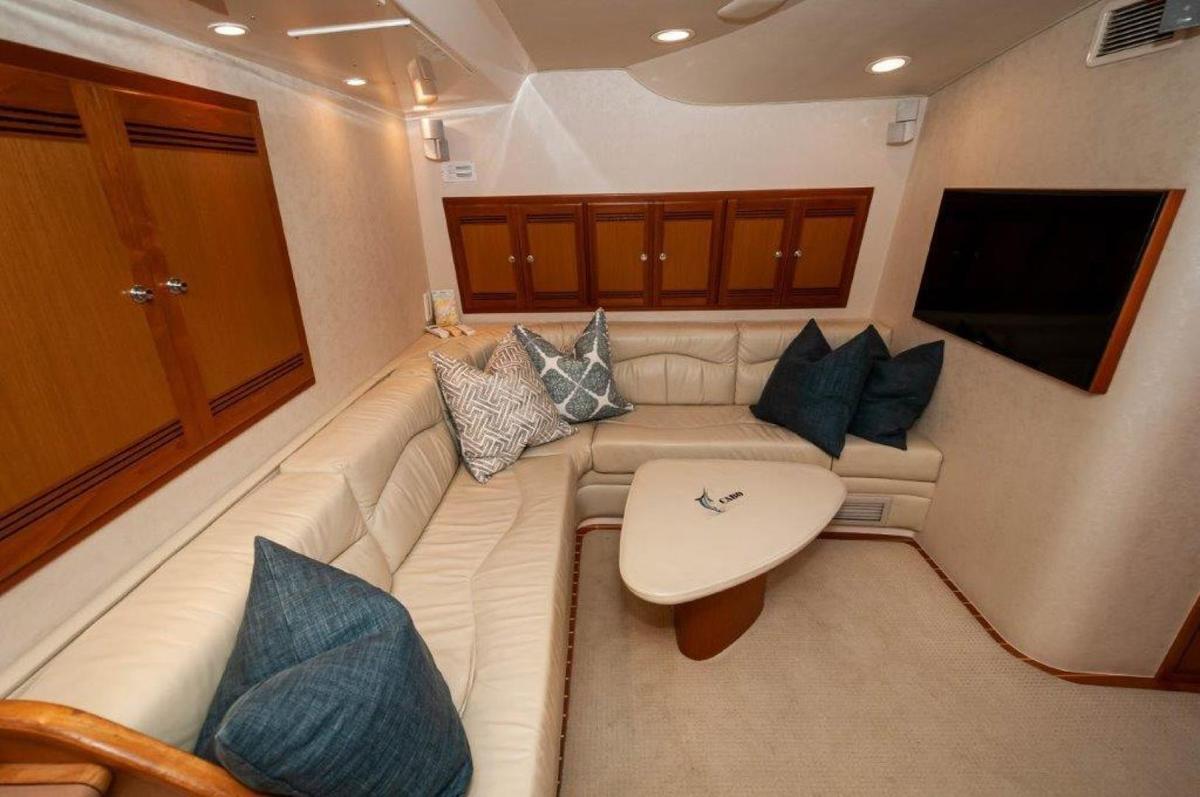 2007 Cabo 45 Express  Salon 3