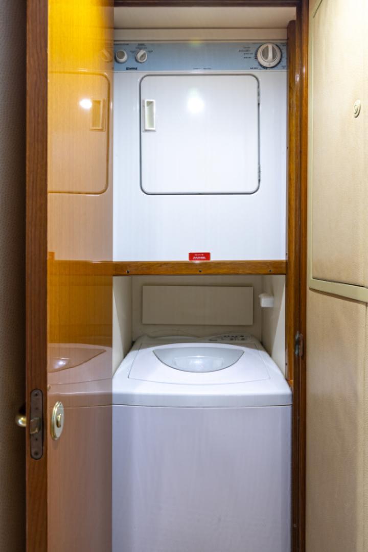 2004 65 Viking Flybridge   Laundry (2)