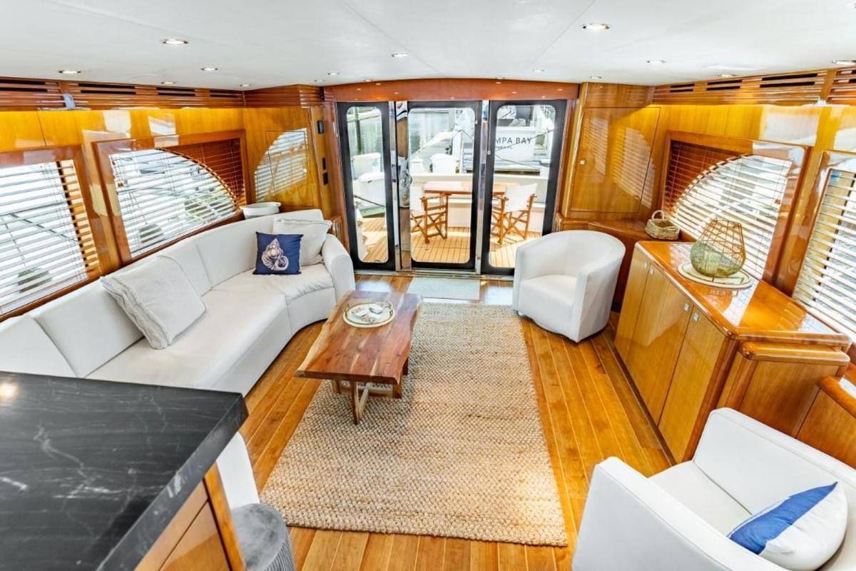 Salon aft view