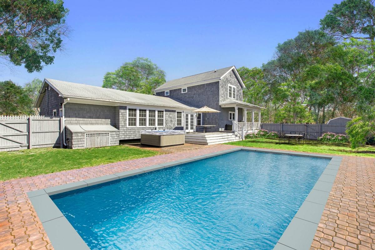 Hampton Bays, NY, 11946 Nest Seekers Nest Seekers