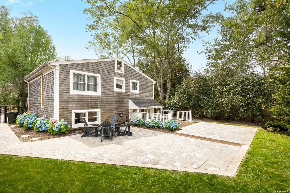 Beautiful Private outdoor living
