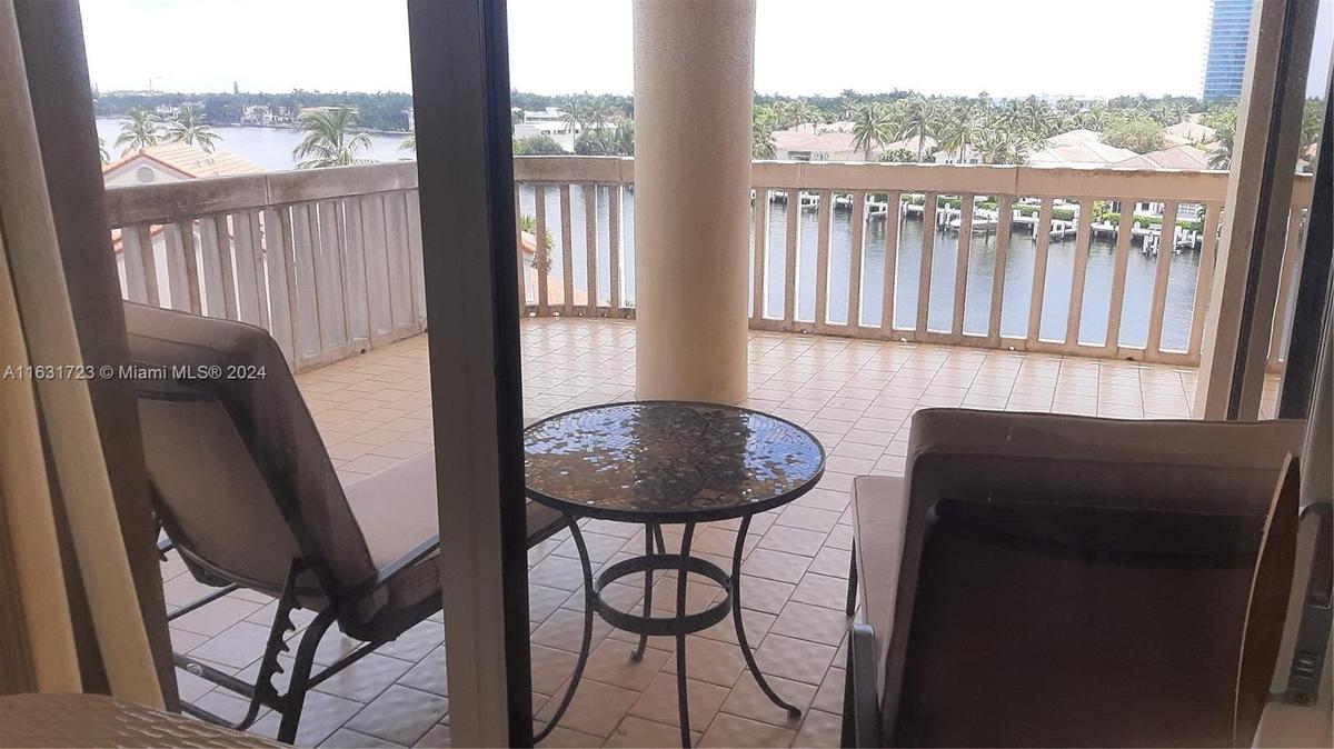 wrap around balcony