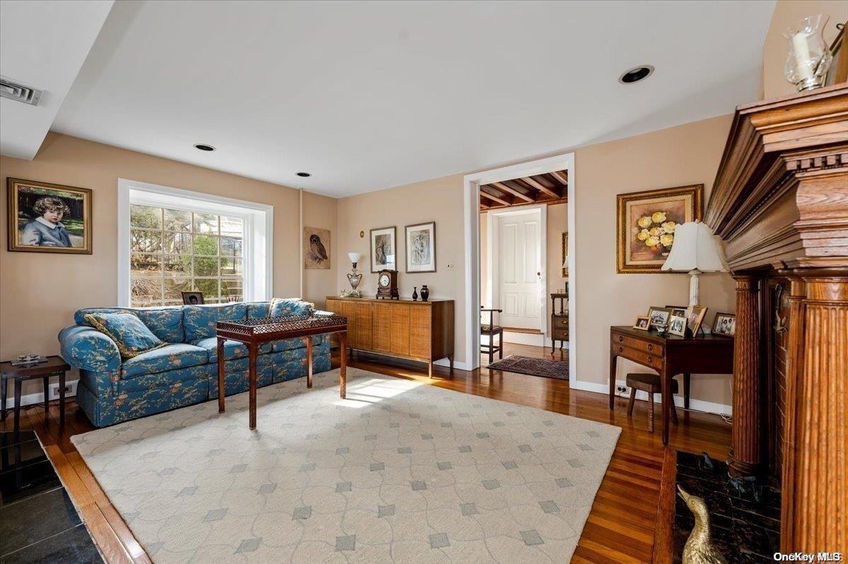 Living Rm