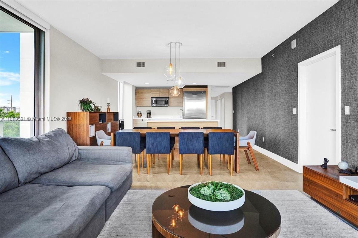 Great Room - Spacious living Dining area