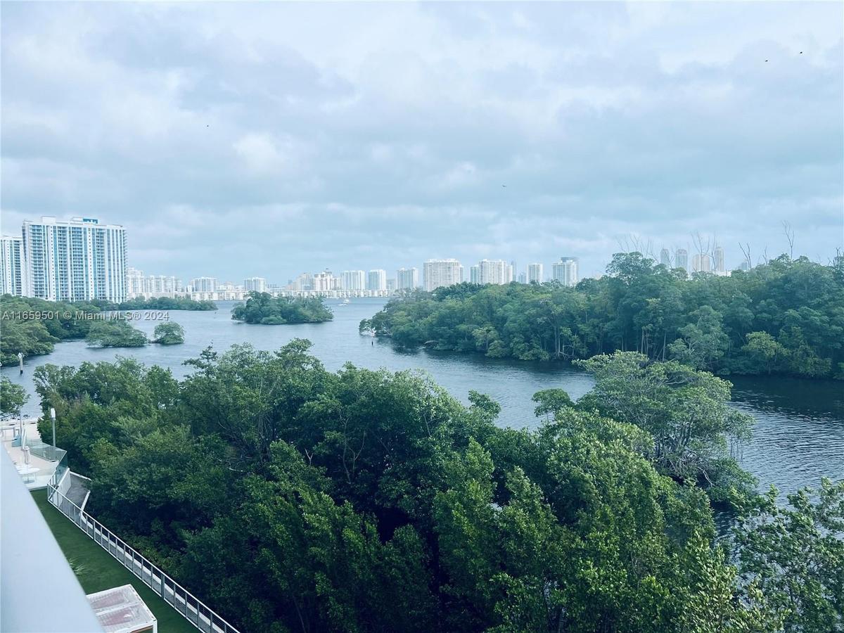 View - East view. The most relaxing and energizing view. At night, enjoy the lights of the Sunny Isles buildings on the horizon