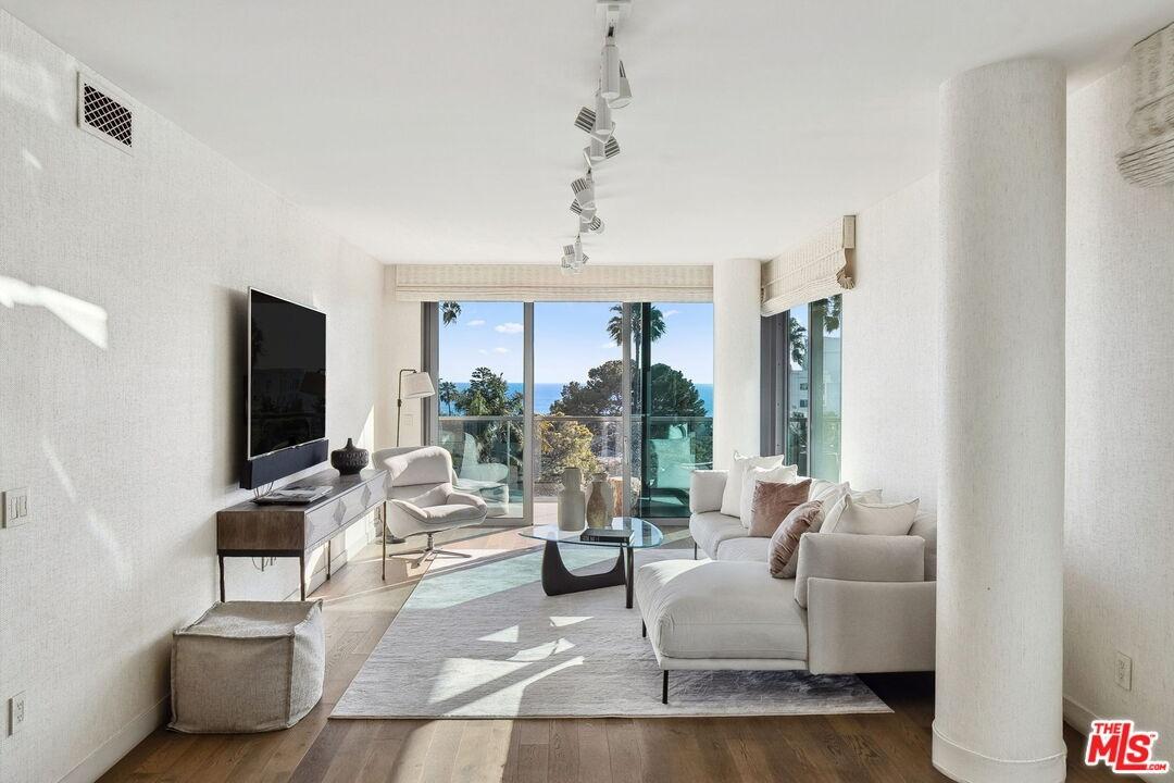 Living Room | Ocean View Balco