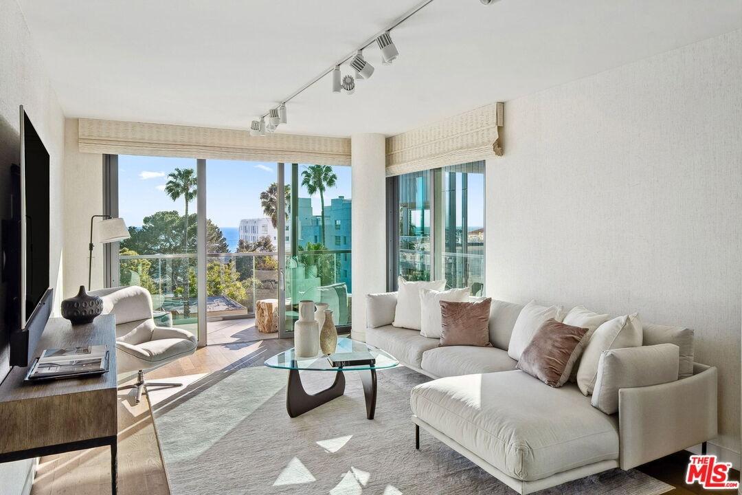 Living Room | Ocean View Balco
