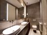 bathroom suite 2 