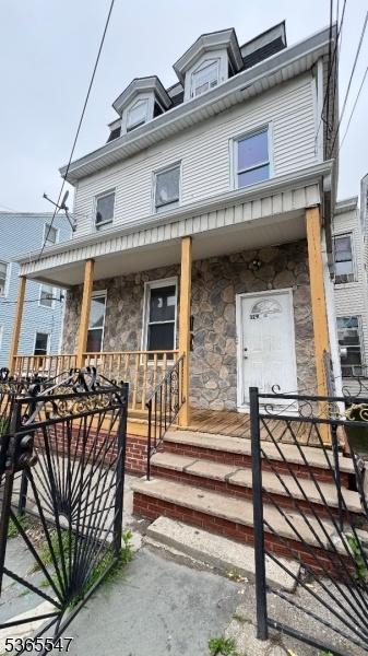 Front Patio - Front of House