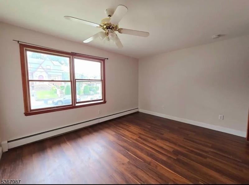 bedroom unit 2