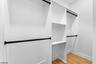 Walking-closet