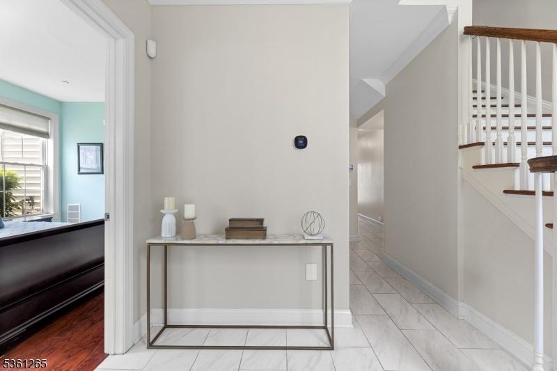 Entry Foyer-NE Facing End Unit
